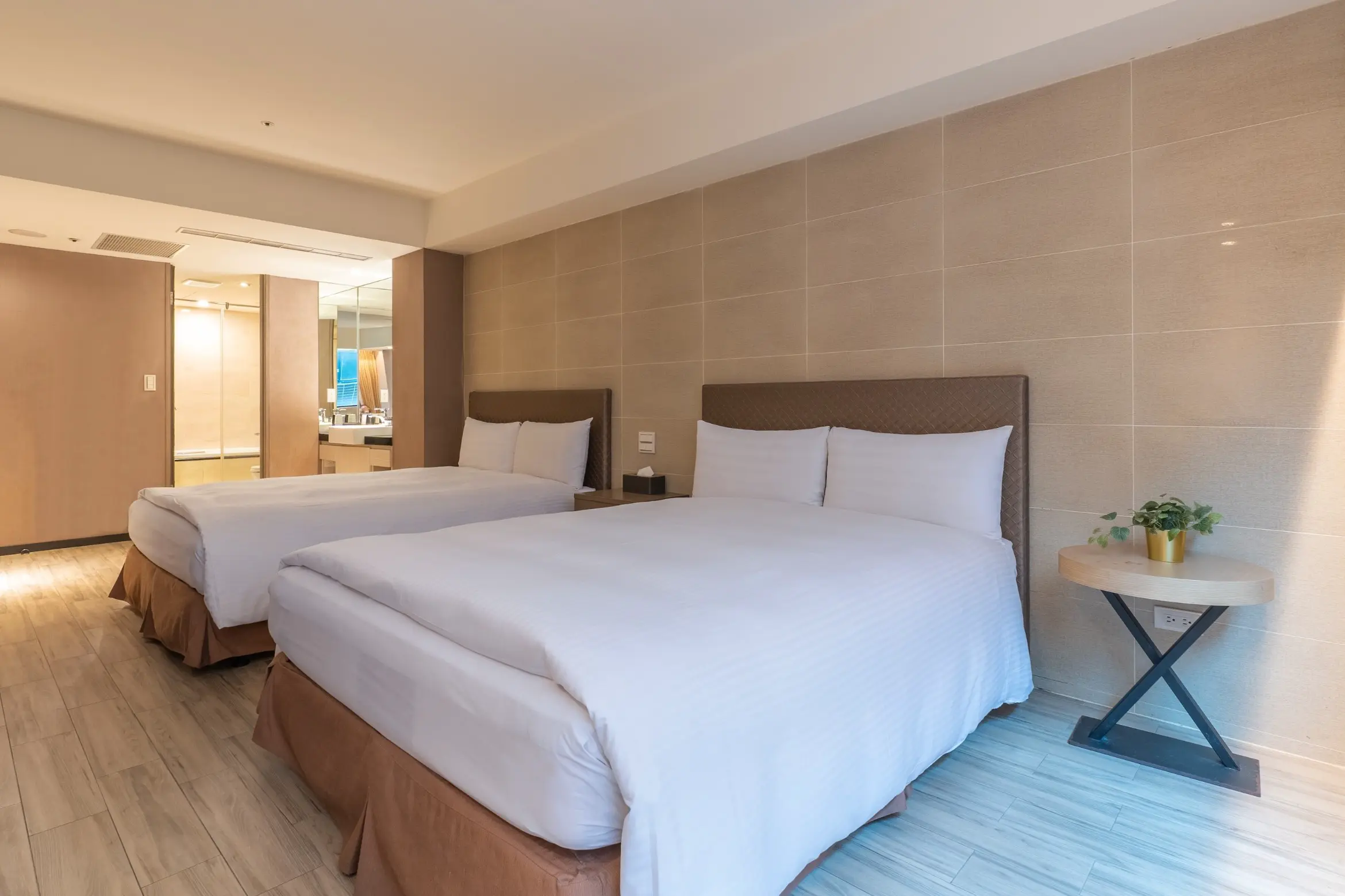 承享家庭房(兩大床/四小床) SPF